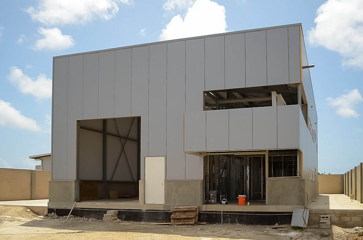 OFFICE + WAREHOUSE BUILDING EXPRESS CARGO